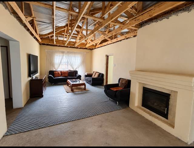 2 BEDROOM HOUSE FOR SALE IN MEYERTON CENTRAL